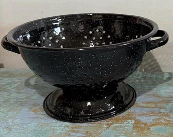 Vintage Enamel Colander • Black speckled colander