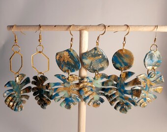 Pendientes de hojas monstera de mezcla tropical