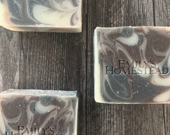 グラディエーター メンズ アーティザンソープ – ウッズ、ムスク、チャコール デトックス