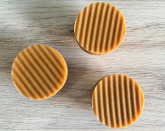 Clearly Natural Acne Facial Soap – Handmade with Tea Tree, Grapefruit & Turmeric