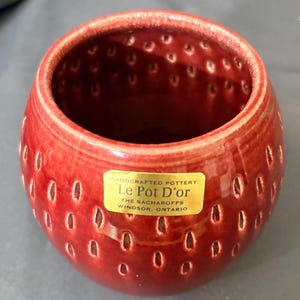 Le Pot D’Or Studio Pottery Vessel – Ilse Sacharoff