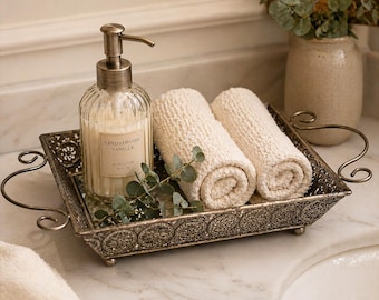 Bandeja de tocador plateada con filigrana calada