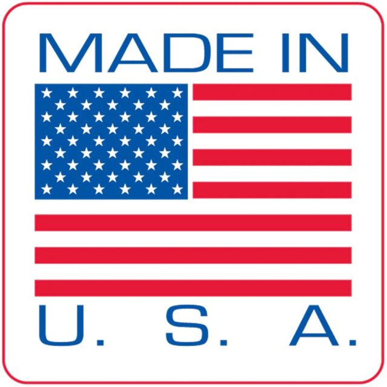 K&ouml;nnte beinhalten: Made in U.S.A. Etikett mit einer rot-wei&szlig;-blauen amerikanischen Flagge.