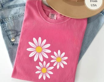 Comfort Colors Daisy Shirt, Boho Floral Graphic Tee, Retro Aesthetic Flower Shirt, Soft Washed Vintage T-Shirt, Spring Shirt for Women