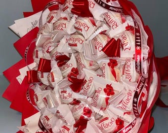 Raffaello Zoet Boeket – Handgemaakt Cadeau | 33 Pralines | Elegant Rood Boeket