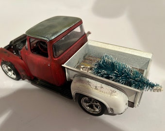 Ford truck,1/24 scale, xmass tree, xmass ornament, ratrod, junkermodel, junkyard, Classicwrecks, merry Christmas, ratrod,  scalemodel.