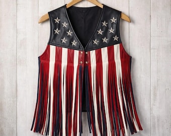 Colete de couro com franjas e a bandeira americana para mulheres, colete patriótico estilo motociclista western, roupa perfeita para o festival de 4 de julho nos EUA.