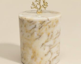 Poubelle en marbre et onyx miel avec poignée argentée - Design avec couvercle