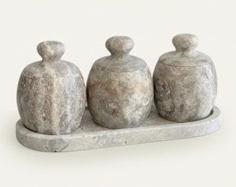 Conjunto de 4 Potes Ovais para Especiarias em Travertino Prateado – Coleção de Cozinha em Pedra Natural