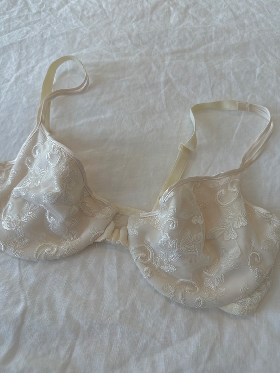 Ivory Lace Natori Bra | Front Clasp | Bridal Linge