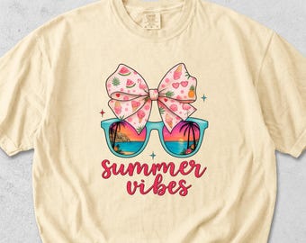 Camiseta Comfort Colors Summer Vibes, camiseta con estampado de gafas de sol playeras, camiseta linda para vacaciones, top de verano para mujer con estética tropical.