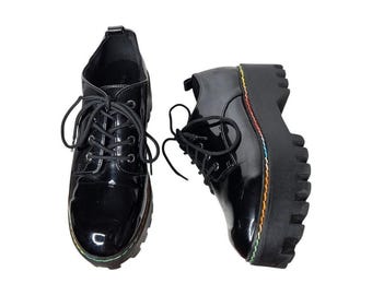 Zapatos Oxford de plataforma de bambú estilo Y2K vintage, charol negro, costura arcoíris, tallas 8.5 y 9 Pride