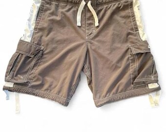 Pantaloncini cargo grigi Nike VTG Y2K, taglia L, modello ibrido, stile board short, abbigliamento streetwear estivo, stile skater