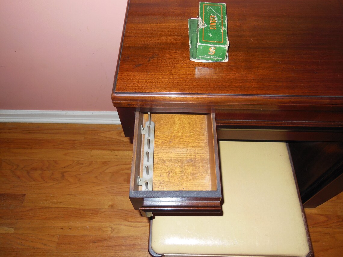 Art Deco Singer Sewing Machine Cabinet and Stool 15-91 66 | Etsy