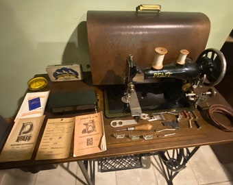 Beautiful Pfaff 31 Vintage Sewing Machine Head Only 