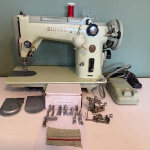 Antique Davis Vertical Feed Sewing Machine #8 Circa 1906 Working W