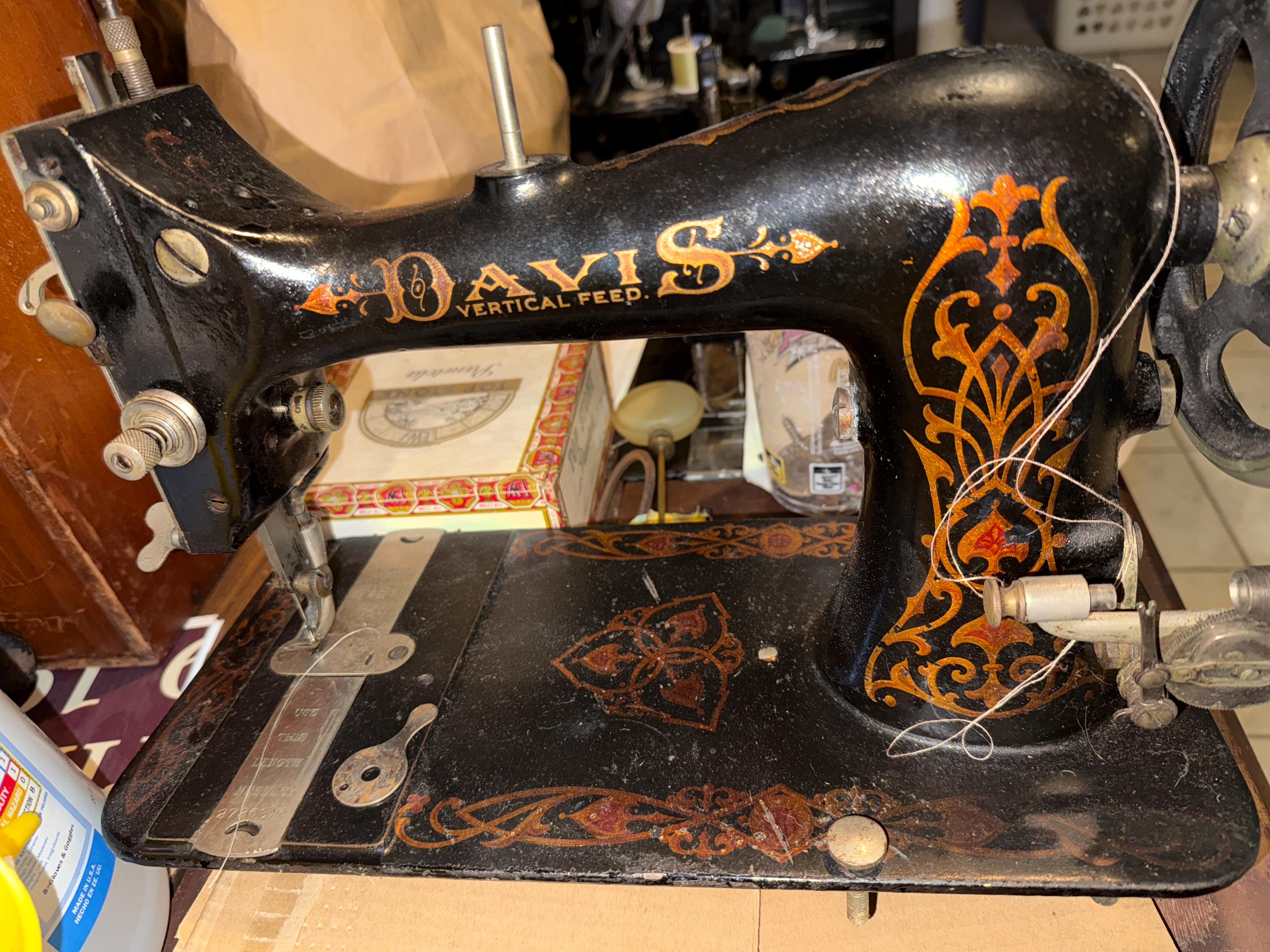 Antique Davis Vertical Feed Sewing Machine #8 Circa 1906 Working W