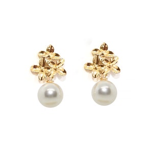 hydrangea earrings, Gold Flower Earrings, hydrangea jewelry, hydrangeas, Party Earrings, pearl earrings, Flower earrings