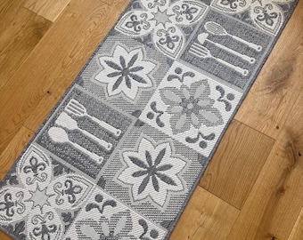 Küchenläufer, grau, rutschfest, Patchwork-Muster mit floralen und geometrischen Elementen, 67 x 150 cm, für Küche, Esszimmer, Flur, Terrasse und Balkon (innen und außen).