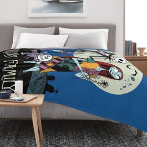 Personalized Nightmare Before Christmas Flannel Blanket, Custom Family Name Jack & Sally Throw, Movie Fan Gift, Cozy Holiday Home Decor bild 4