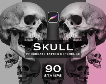 Könnte beinhalten: Eine digitale Sammlung von 90 Totenkopf-Stempeln als Tattoo-Referenz für Procreate. Das Bild zeigt mehrere grau getönte menschliche Schädelillustrationen in verschiedenen Winkeln, mit dem Text SKULL PROCREATE TATTOO REFERENCE 90 STAMPS.