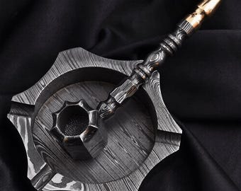 Damaszener Stahl Aschenbecher & Dekoratives Pfeifenset | Handgeschmiedetes Metall Schreibtischzubehör | Kunsthandwerk Wohn Dekor | Einzigartiges Geschenk für Ihn