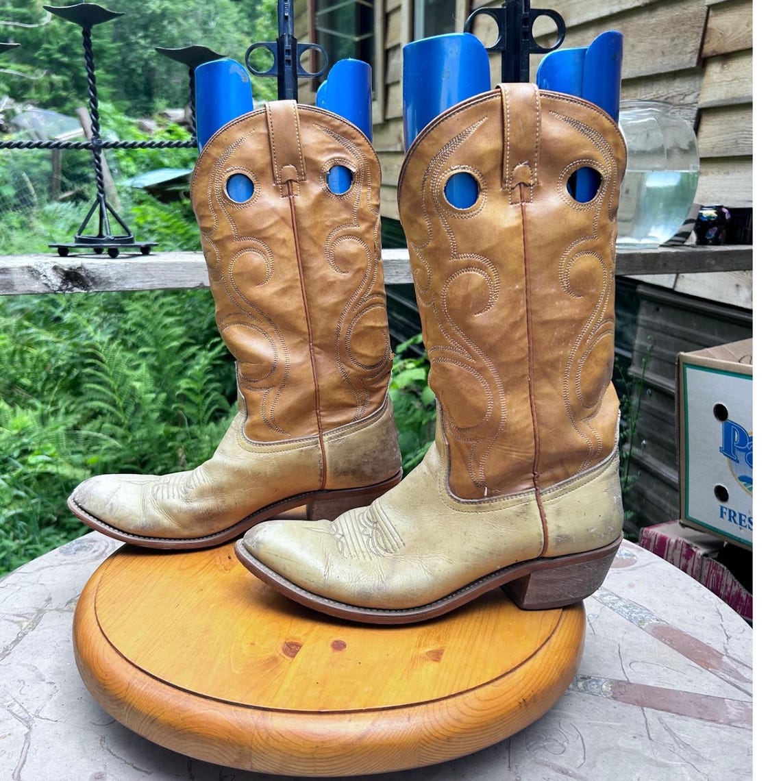 Vintage 70s Cowboy Boots Women 10 Men 8.5 Tan Blonde Two Tone Leather Acme Dingo, foto 3 di 5