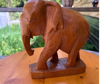 Vintage handgesneden teakhouten olifant beeldje standbeeld bruin woondecoratie 7" MCM