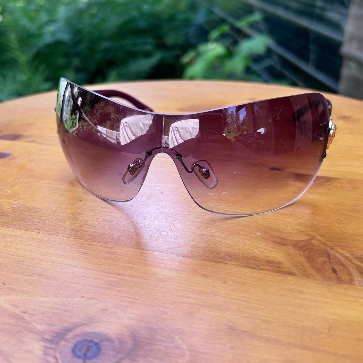 Gucci shield sunglasses - Etsy 日本