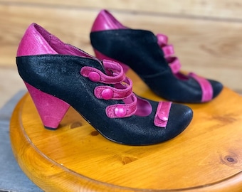 Zapatos de tacón Chanii B de piel negra y rosa con tira de botón, fabricados en Portugal, talla 36 (estilo Mary Jane).