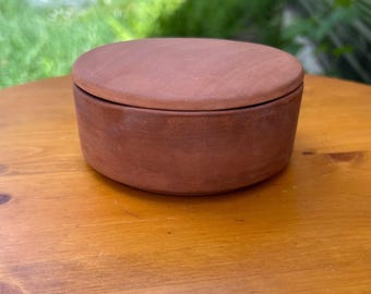 Vintage Redware schotel met deksel terracotta rode klei Snuisterijdoosje PEI aardewerk handgemaakt