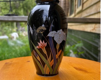 Vintage zwart porselein Grand Iris bloemenknopvaas 6" Nagoya Japan Otagiri Arts