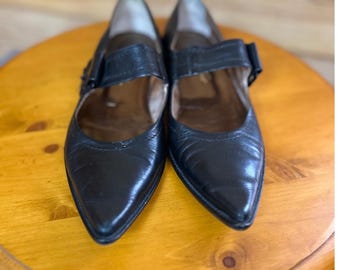 Kenneth Cole New York Buckle Down Black Leather Pointed Toe Mary Jane Flats 6M