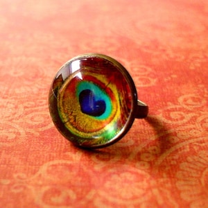 20% OFF - Pfauenauge Feder Golden Blau Grün Mehrfarbiger Ring, Bronze Verstellbarer Ring, handgemachter Kunstschmuck