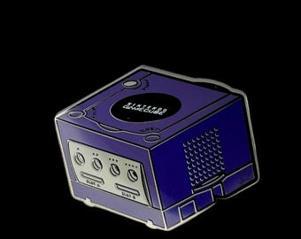 Nes - Gamecube Enamel Pin