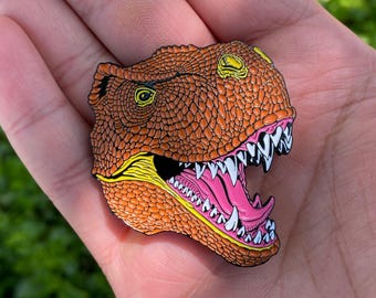 El pin de esmalte del rey