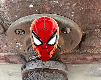 Pin de esmalte de araña de cómic