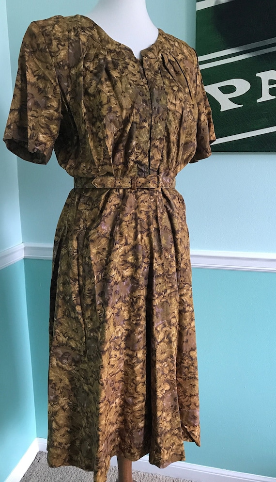 Elegant Mode O' Day Dress