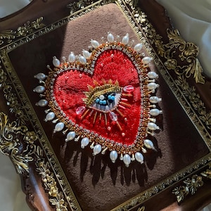 Handkralen Heilig Hart Boze Ooglapje | Borduurappliqué rood hart | Boho-beschermingssymbool | Strasspatch voor jas