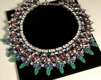 Collier tendance avec pierres précieuses colorées d'inspiration vintage, bijoux artisanaux artisanaux pour femme