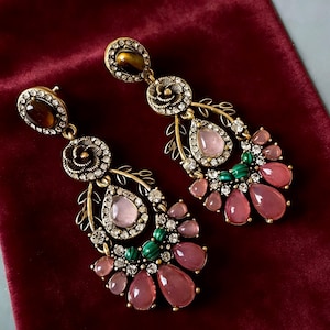 Pendientes vintage con diseño floral de diosa / Ojo de tigre, joyería llamativa con diamantes de imitación rosas