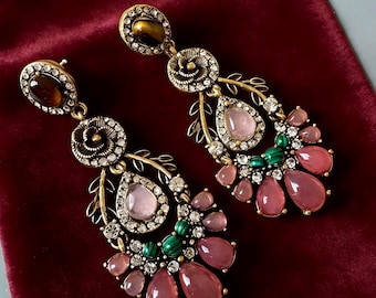 Boucles d'oreilles vintage Déesse florale | Oeil de tigre, bijoux tendance en strass roses