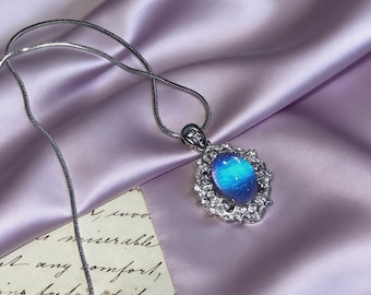 Pendentif avec pierres précieuses dégradé bleu céleste | Collier halo en argent | Bijoux tendance inspirés de la lune océan