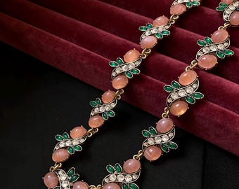 collier vintage de pierres précieuses émaillées de feuilles de fruits | Bijoux nature victoriens