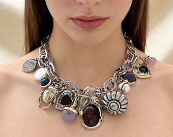Collier à breloques en mélange de métaux | Pierres gemmes coeur éléphant scarabée | Cadeau bohème gothique pour elle
