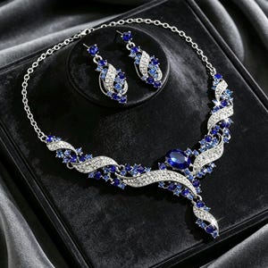 jewelry to match royal blue dress How to Accessorize a Royal Blue Dress: Tips and Ideas