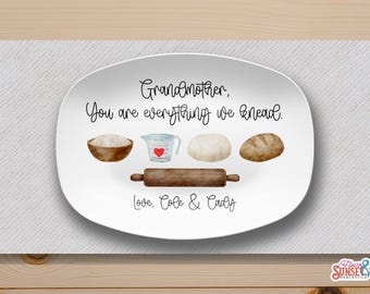 Bandeja personalizada para el Día de la Madre de 10x14 pulgadas, regalo personalizado para hornear con nombre, bandeja para pan para mamá, abuela, mamá, eres todo lo que necesitamos.