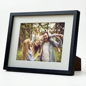 Wooden iPad Frame Kit, Digital Photo Display, Smart Home Decor