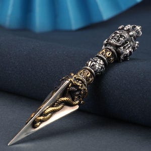 Nepalesiskt tibetanskt vajra-dolkhänge i sterlingsilver | Feng Shui-prydnad | Amulett | För skydd och säkerhet