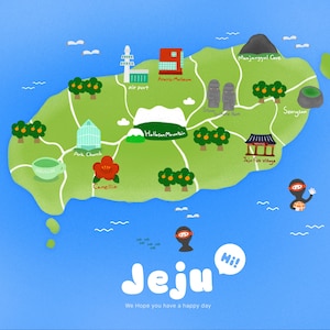 Puede incluir: Un mapa ilustrado colorido de la isla de Jeju, Corea del Sur, con puntos de referencia como la montaña Hallasan, el pueblo folclórico de Jeju y la flor de Camelia. La palabra "Jeju" se muestra en letras grandes, con el texto "We Hope you have a happy day" debajo.